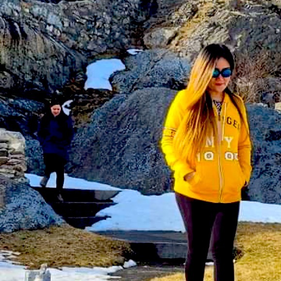 Meet your Posher, Melanie - Picture 1 of 1